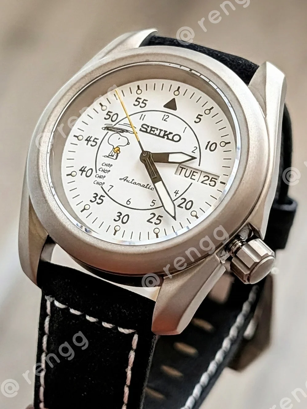 40mm Titanium Seiko Snoopy Men’s White Dial Automatic Mod Watch Day/Date